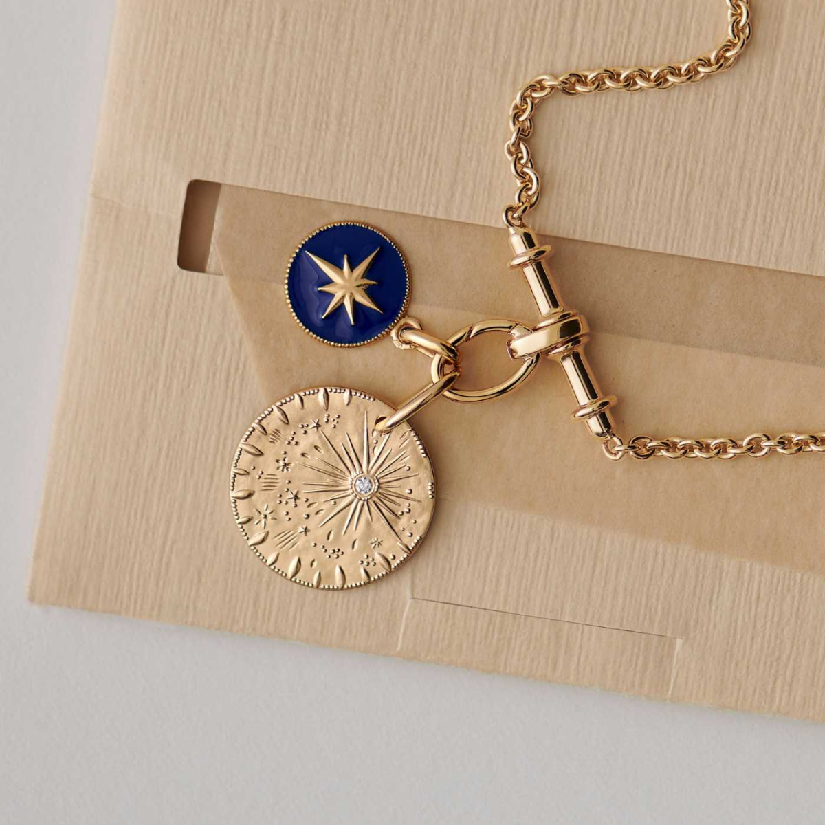Médaille Pluie d'Etoiles or jaune et diamant